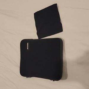 Padded tablet case with cleaning cloth